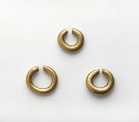 Penringformade guldringar (guld)